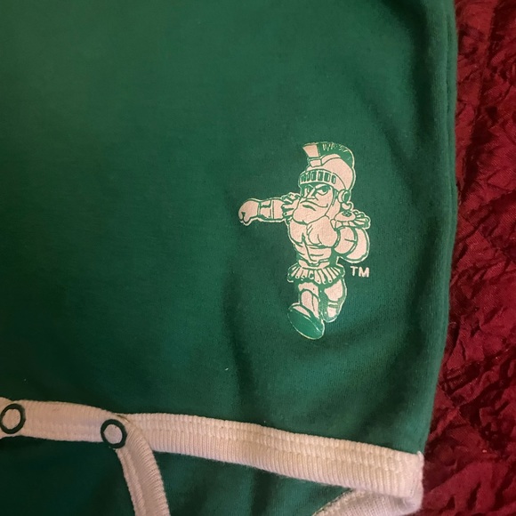 MSU Spartans baby onesie Michigan State 12 mos - Picture 2 of 5